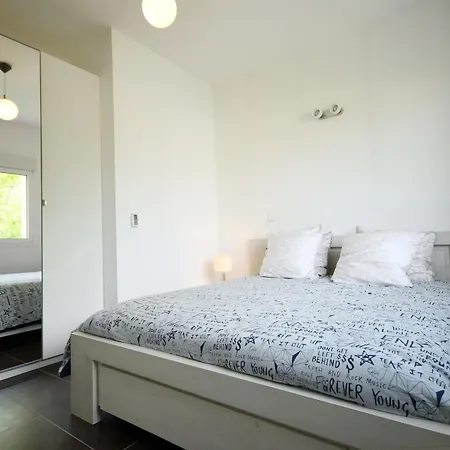 Spot 2 Be - 2 Clim - Balcon Parking Rer C Appartamento Egly